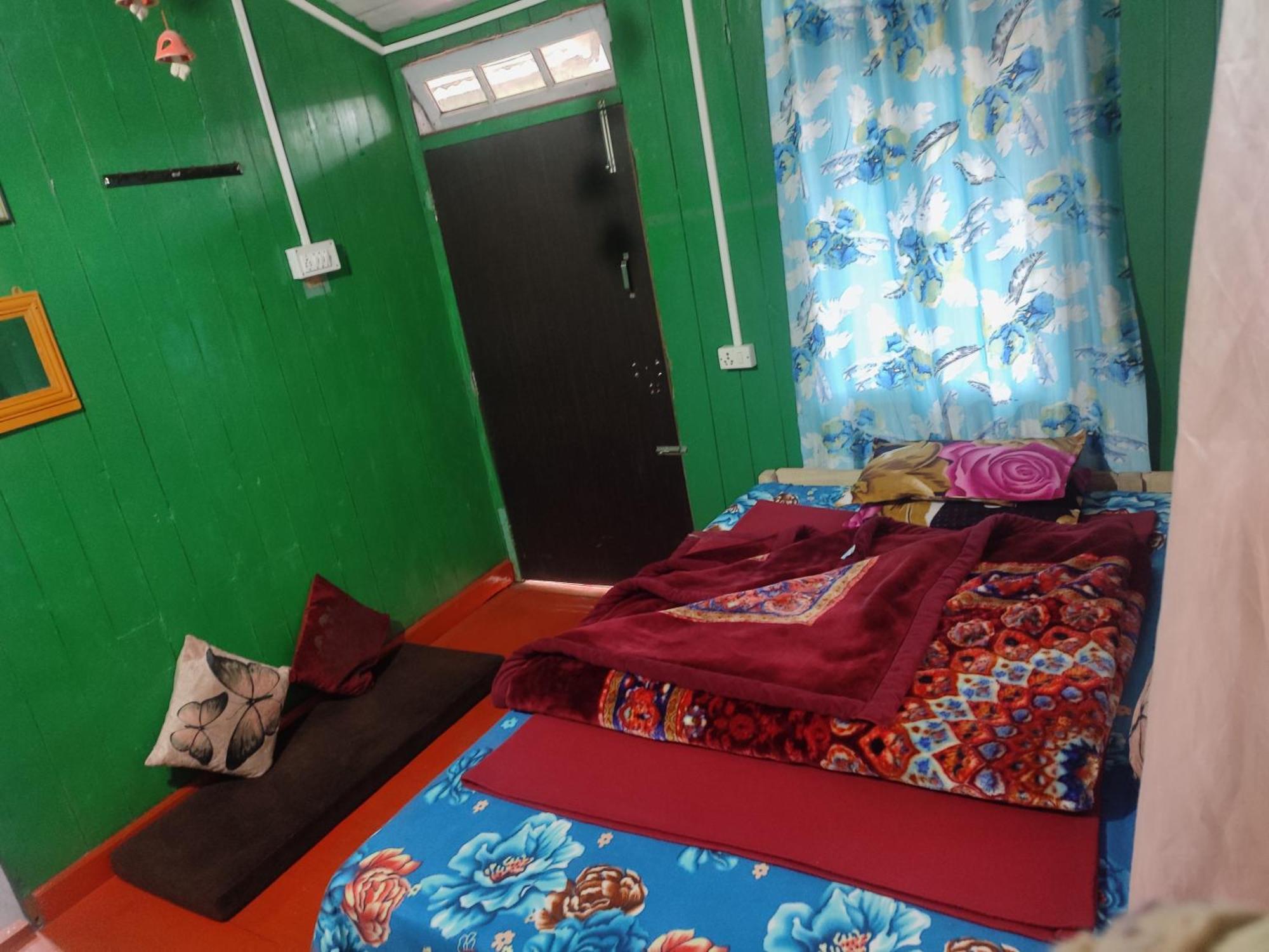 Shanti Samaya Home Stay Vl Ghoom Monastery, Samten Choeling 다르질링 객실 사진